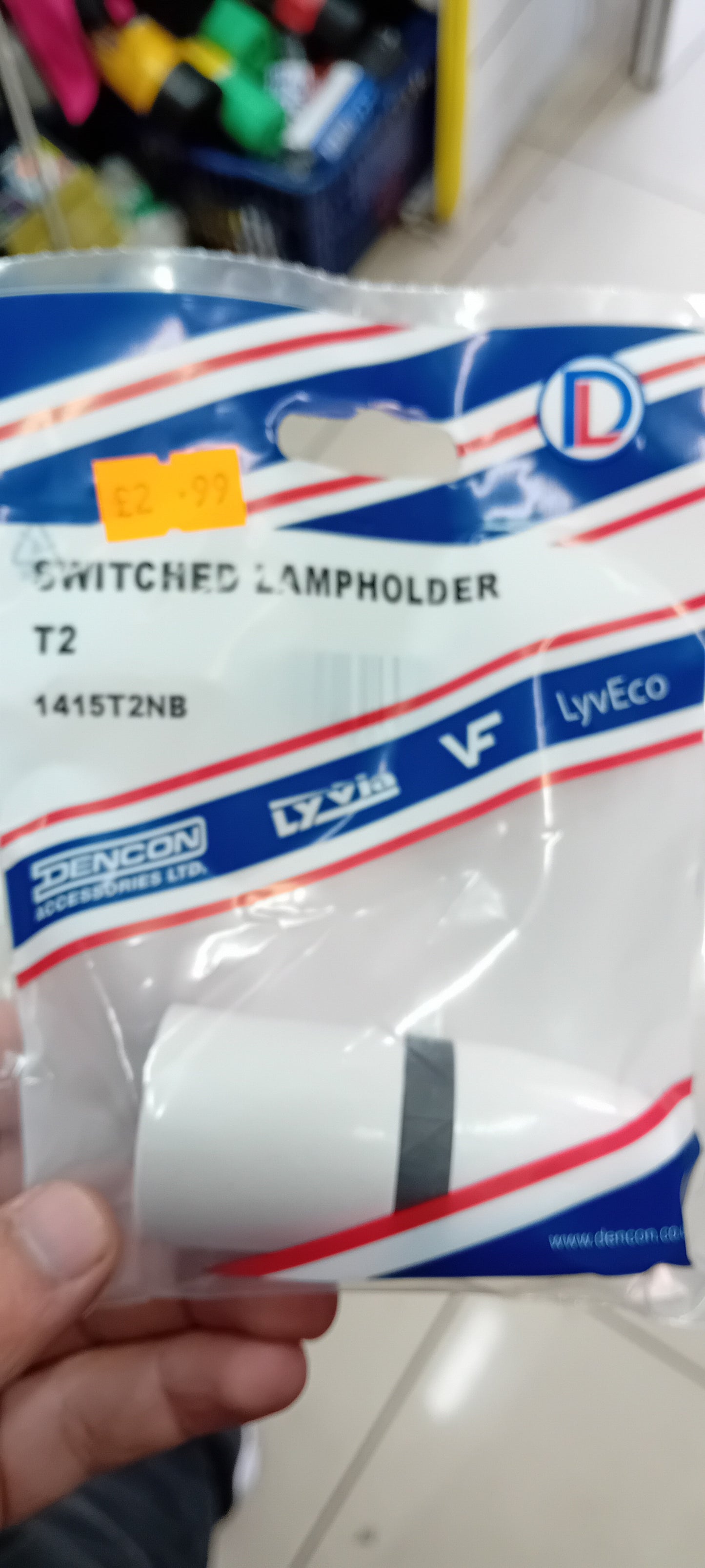 Switched lampholder