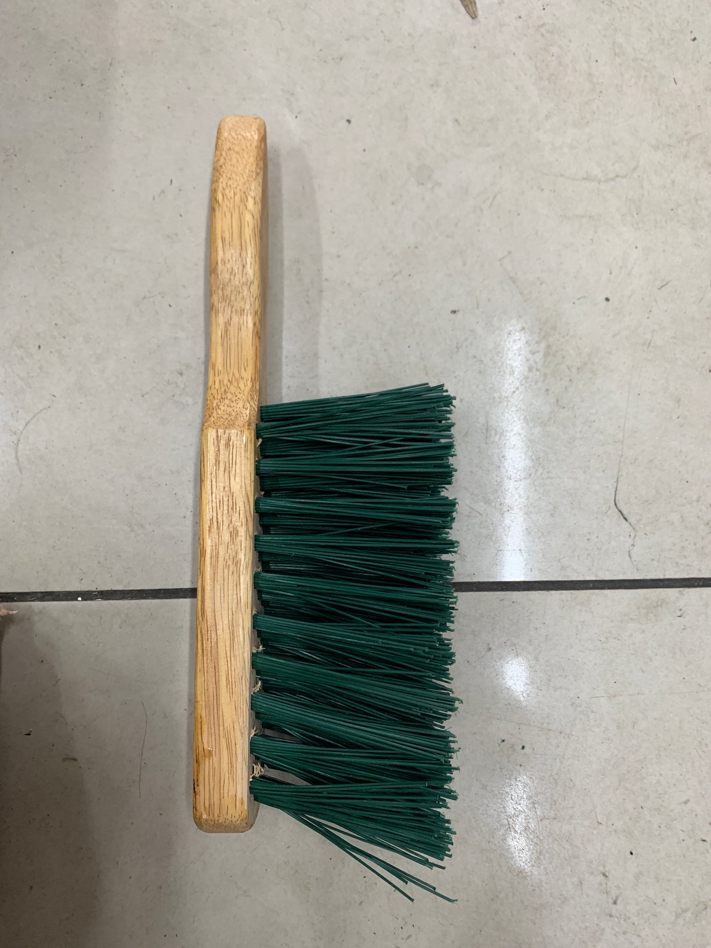 Hand brush